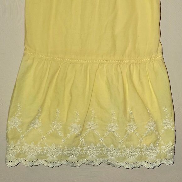 GIRL'S GAP YELLOW SUNDRESS WITH FLORAL EMBROIDERY ON SCALLOPED HEM, SIZE 5 - Picture 3 of 9
